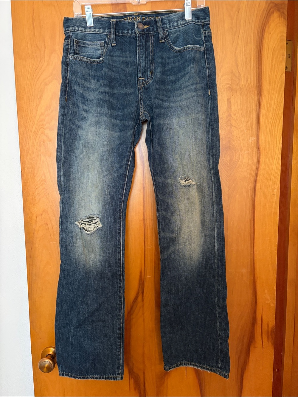 American Eagle Outfitters Men's Faded Blue Straight Jeans